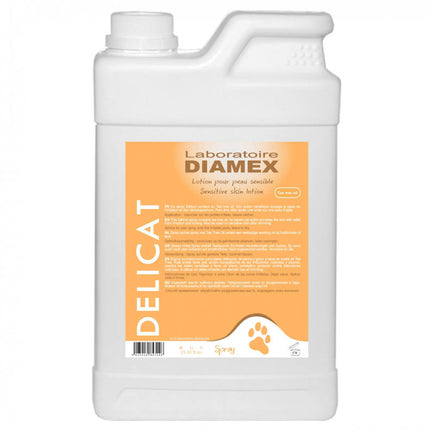 Diamex Delicat Spray - preparation with tea tree oil, soothing skin irritations in animals