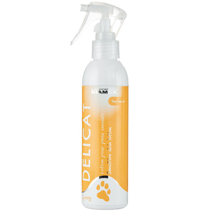 Diamex Delicat Spray - preparation with tea tree oil, soothing skin irritations in animals