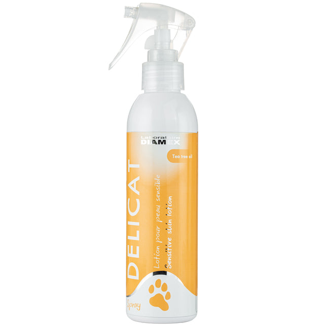 Diamex Delicat Spray - preparation with tea tree oil, soothing skin irritations in animals